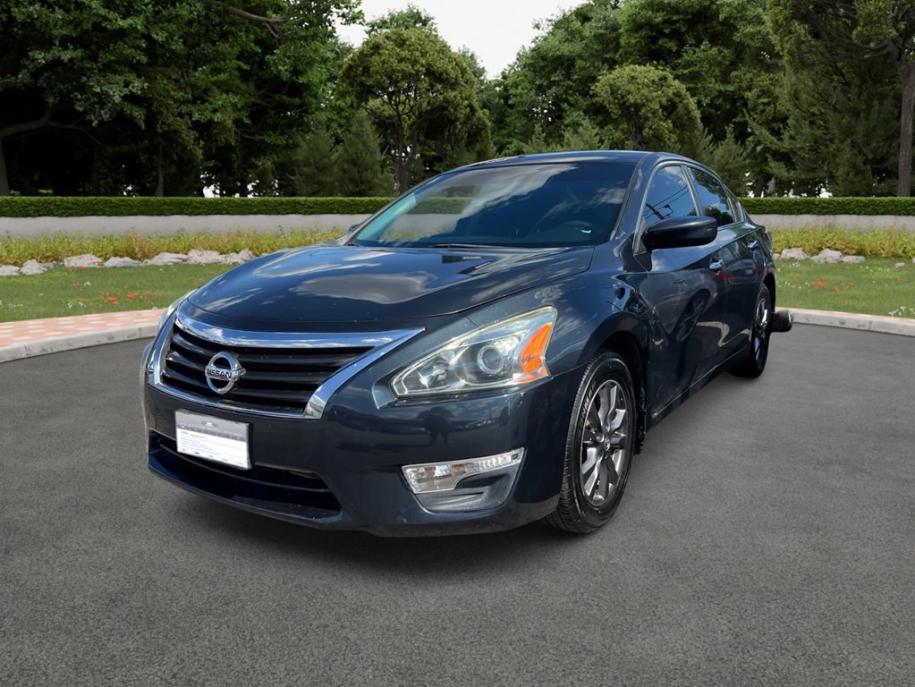 2015 Nissan Altima Image 2