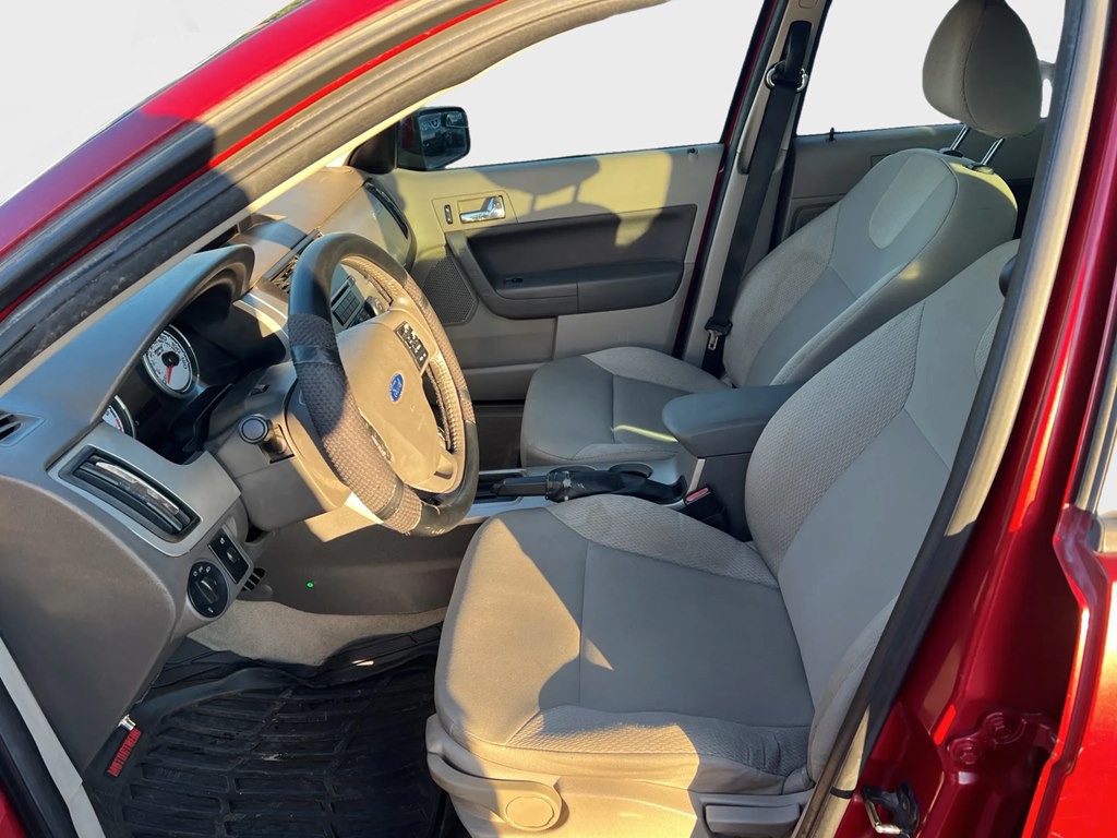 2009 Ford Focus Image 8