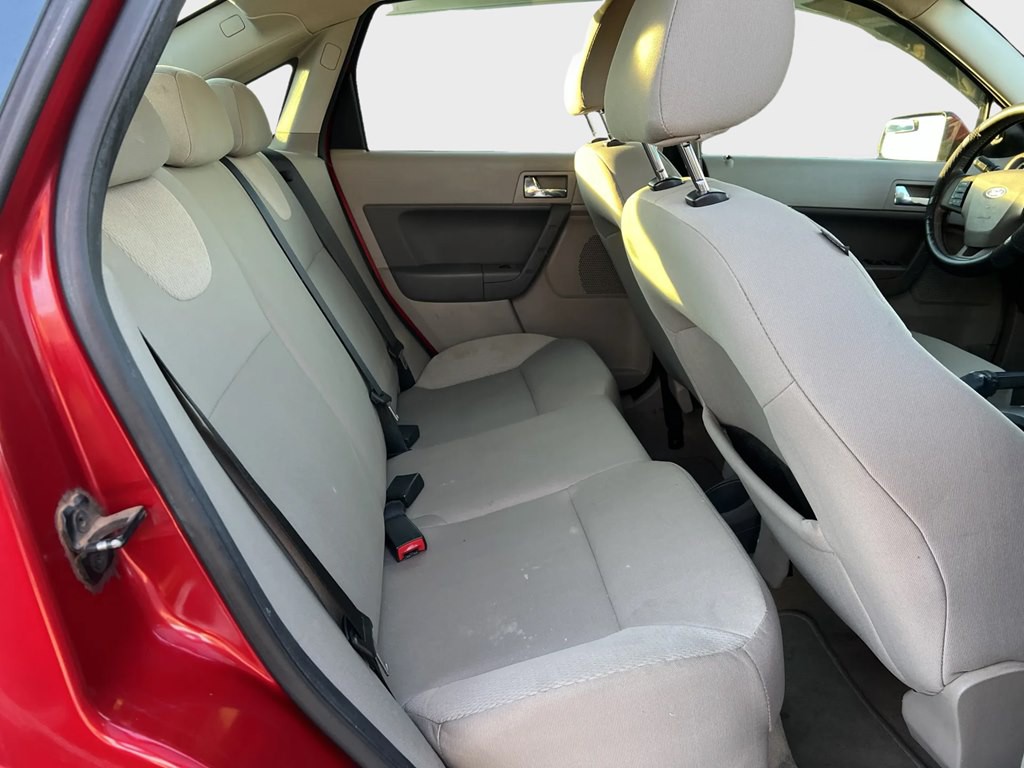 2009 Ford Focus Image 12