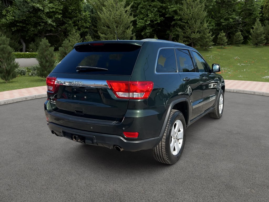 2011 Jeep Grand Cherokee Image 4