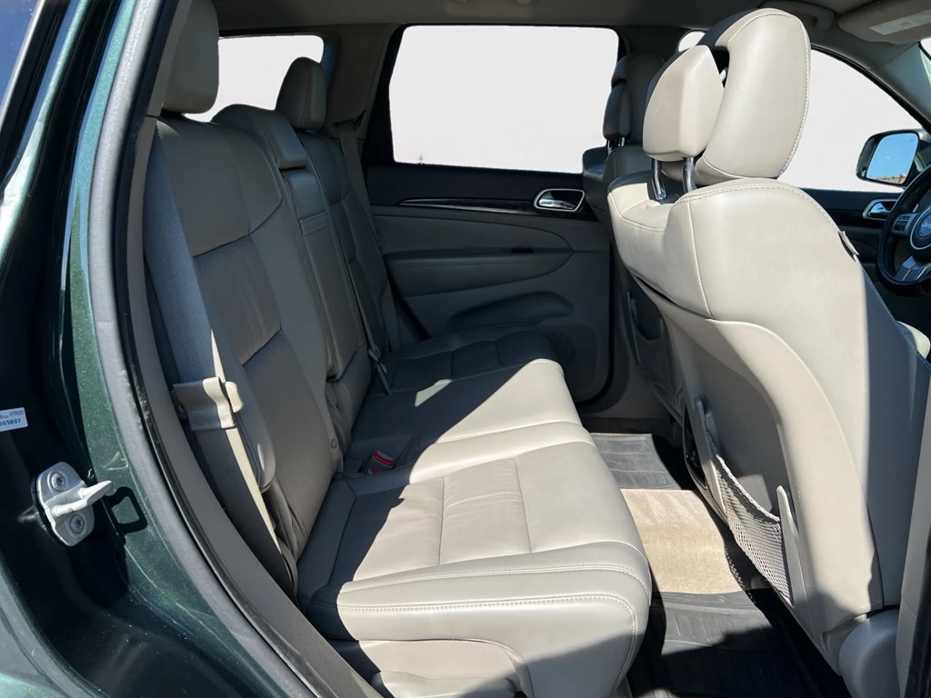 2011 Jeep Grand Cherokee Image 12