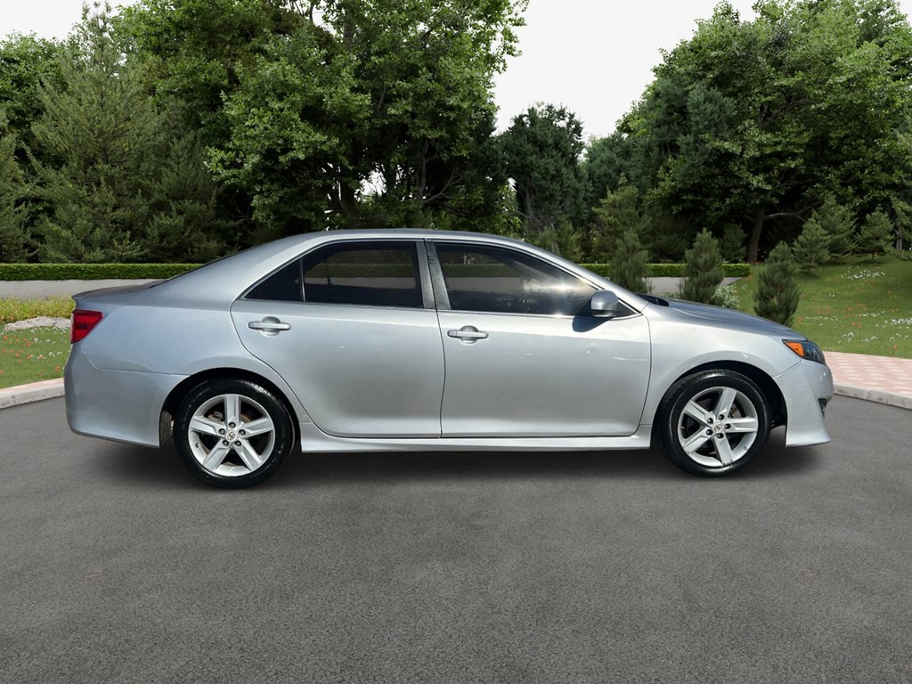 2012 Toyota Camry Image 4