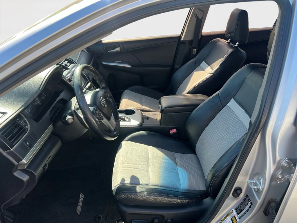 2012 Toyota Camry Image 8