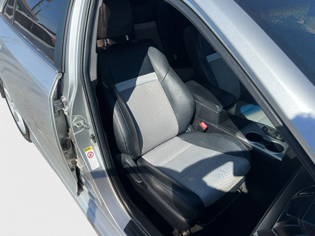 2012 Toyota Camry Image 11