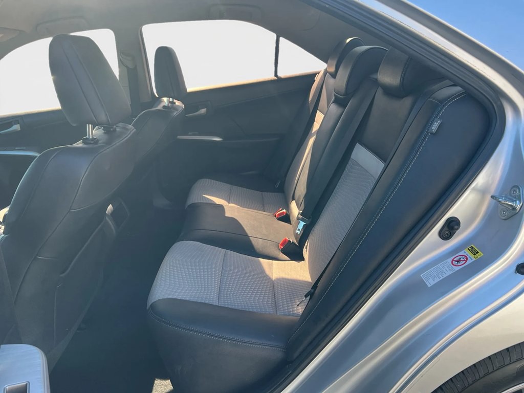 2012 Toyota Camry Image 13