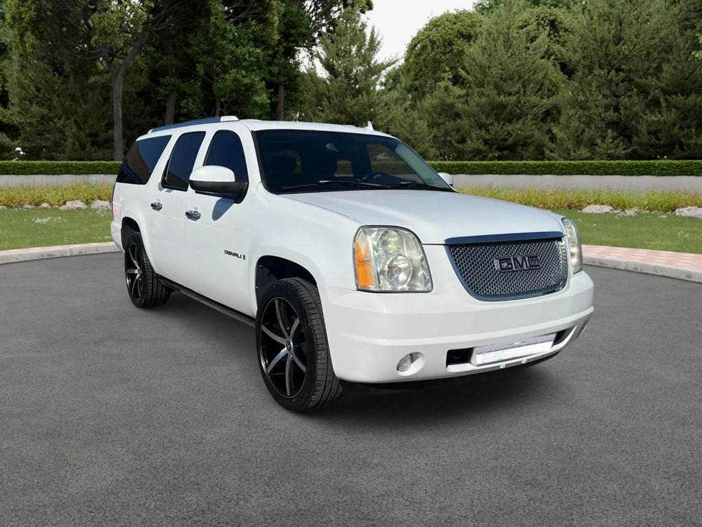 2007 GMC Yukon Image 2