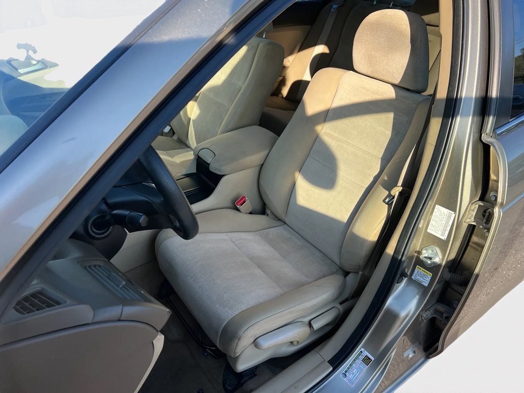 2010 Honda Accord Image 9