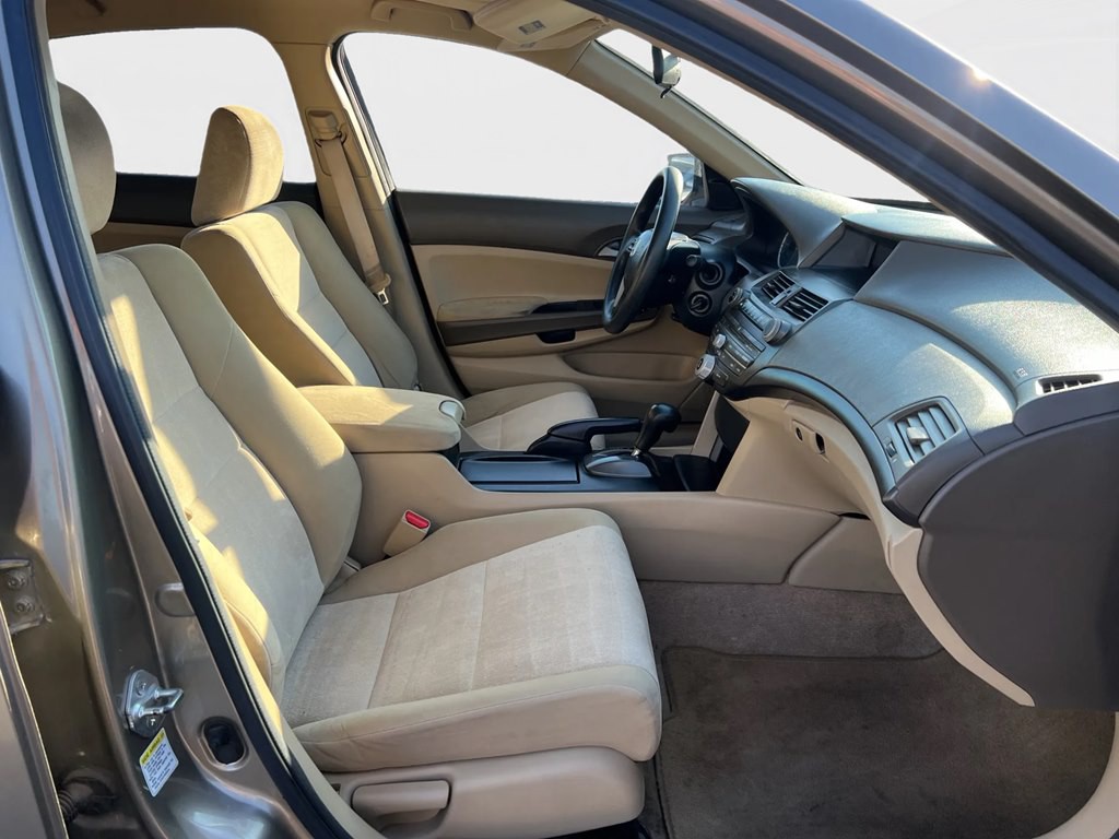 2010 Honda Accord Image 10