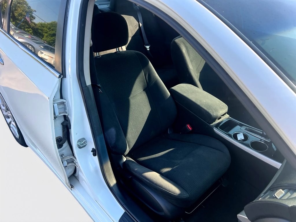 2014 Nissan Altima Image 10