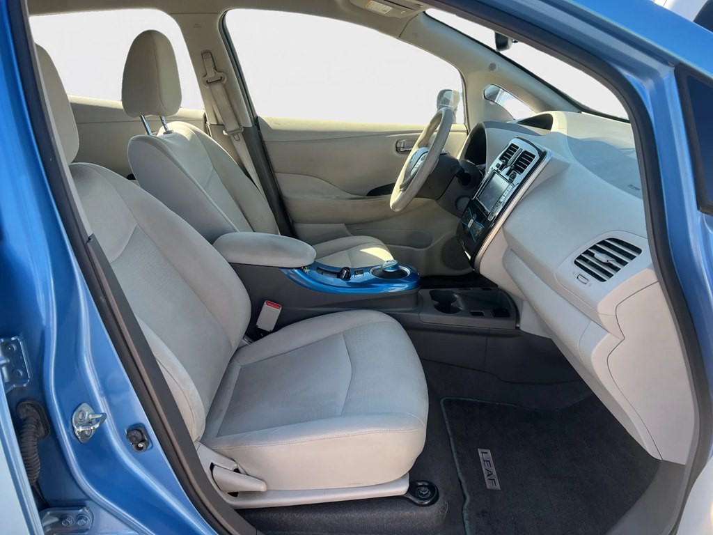 2011 Nissan Leaf Image 10