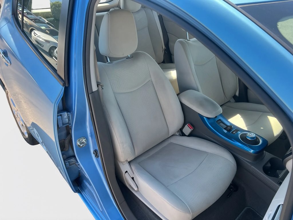 2011 Nissan Leaf Image 11