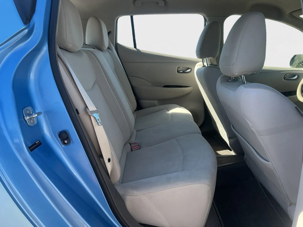 2011 Nissan Leaf Image 12