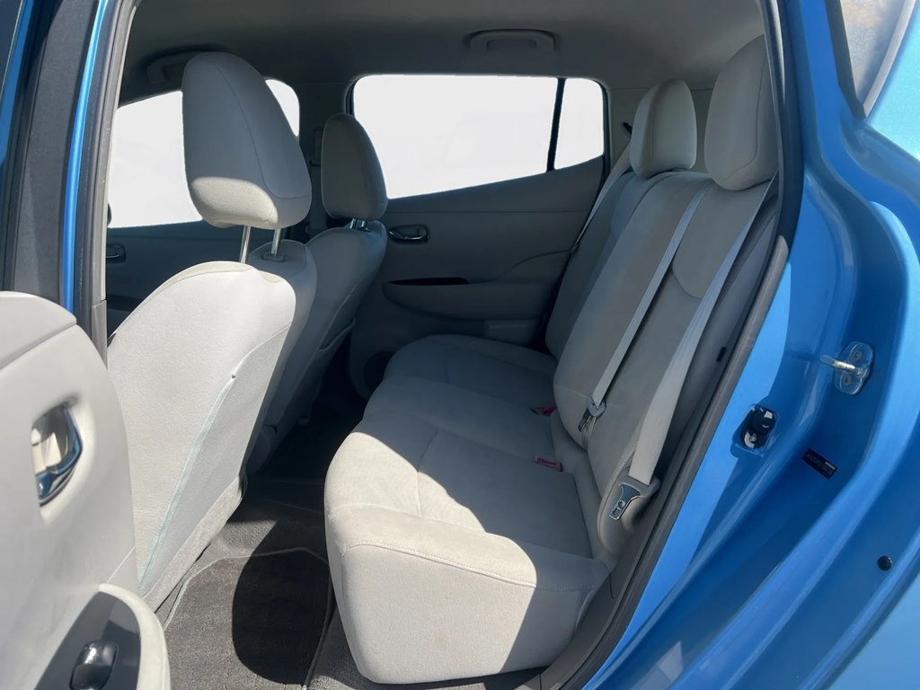 2011 Nissan Leaf Image 13