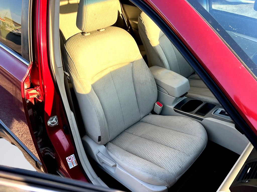 2011 Subaru Outback Image 11