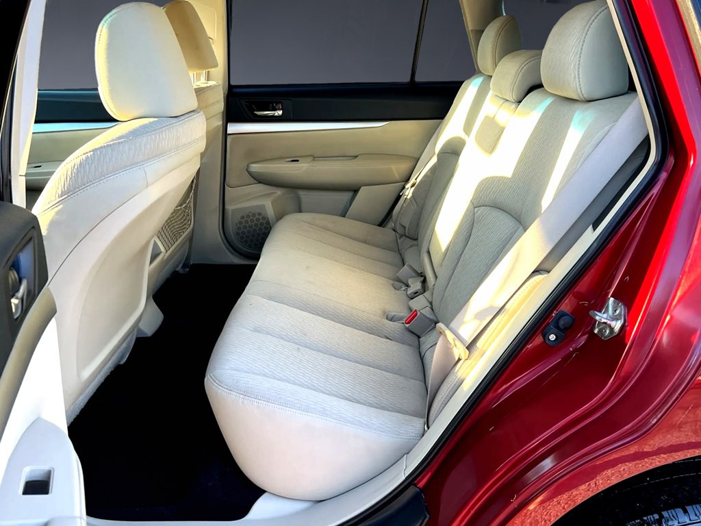 2011 Subaru Outback Image 13