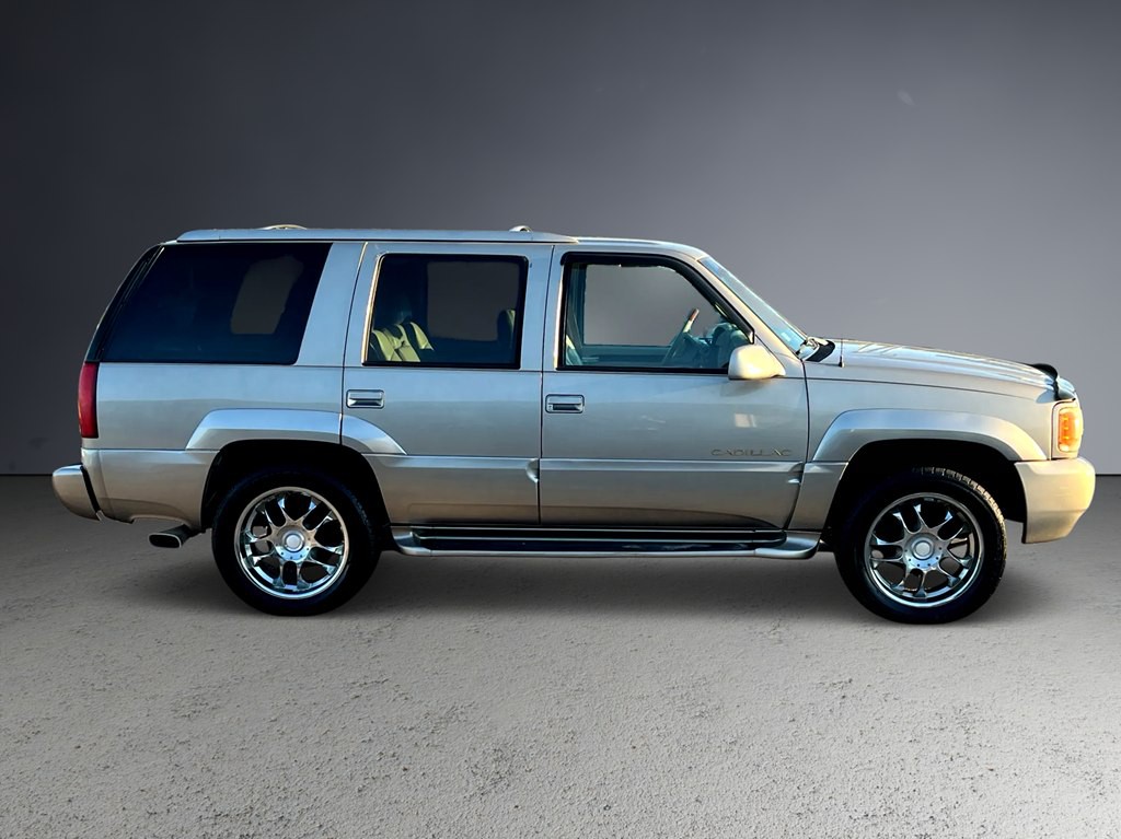 1999 Cadillac Escalade Image 3