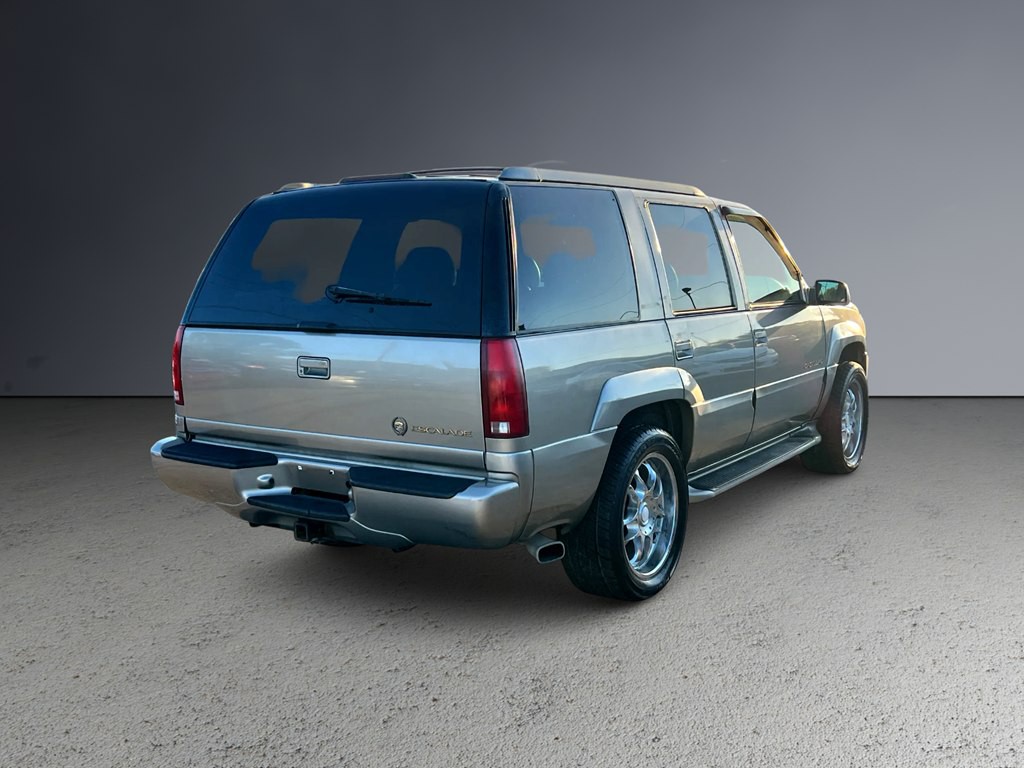 1999 Cadillac Escalade Image 5
