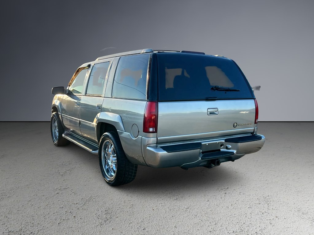 1999 Cadillac Escalade Image 6