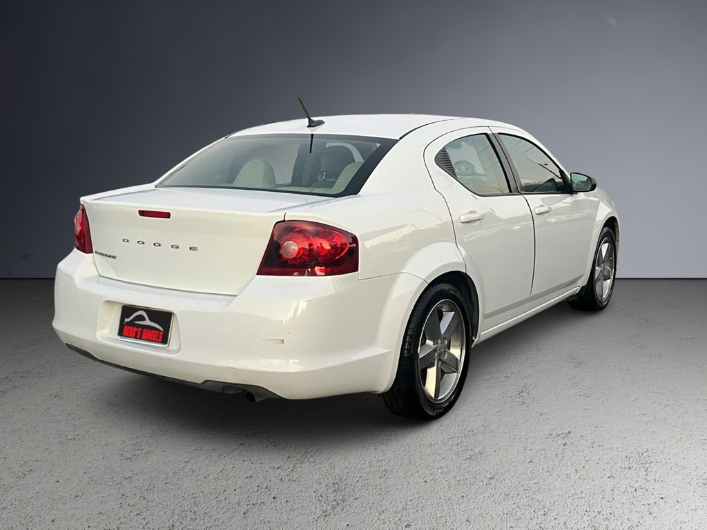 2014 Dodge Avenger Image 5