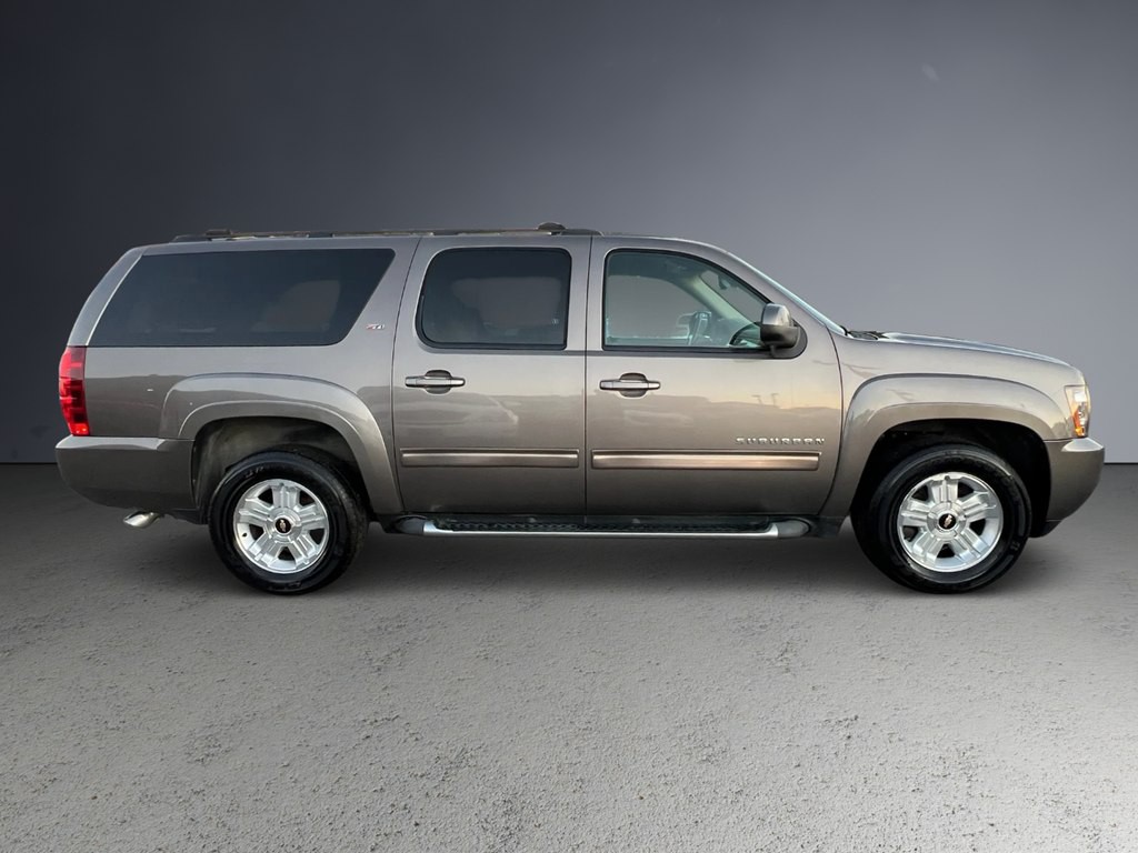 2013 Chevrolet Suburban Image 3