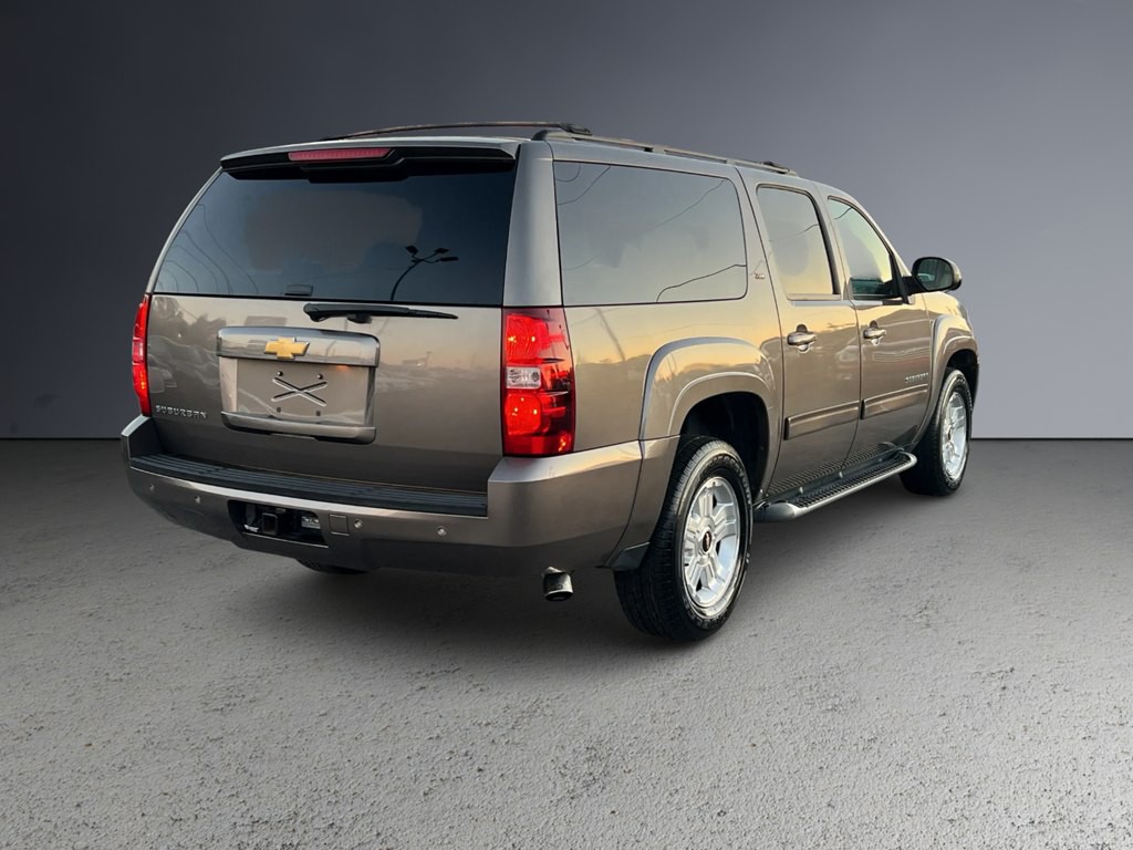 2013 Chevrolet Suburban Image 5