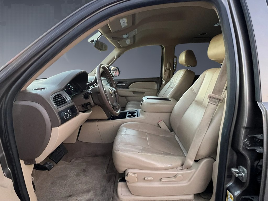 2013 Chevrolet Suburban Image 8