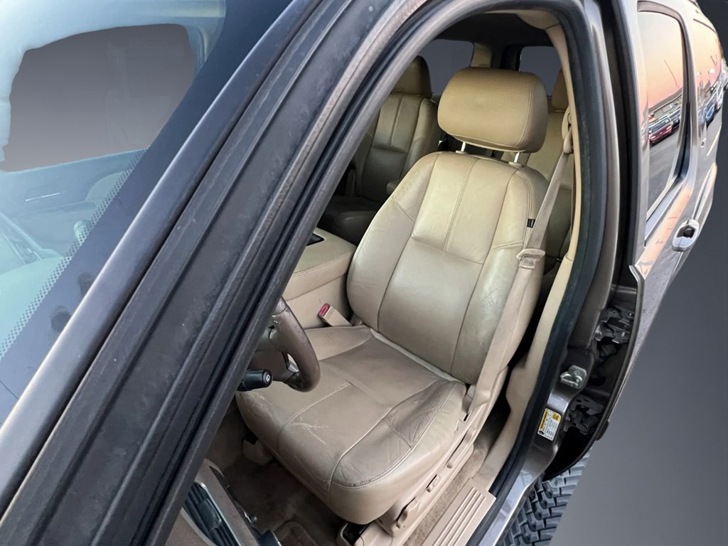 2013 Chevrolet Suburban Image 9