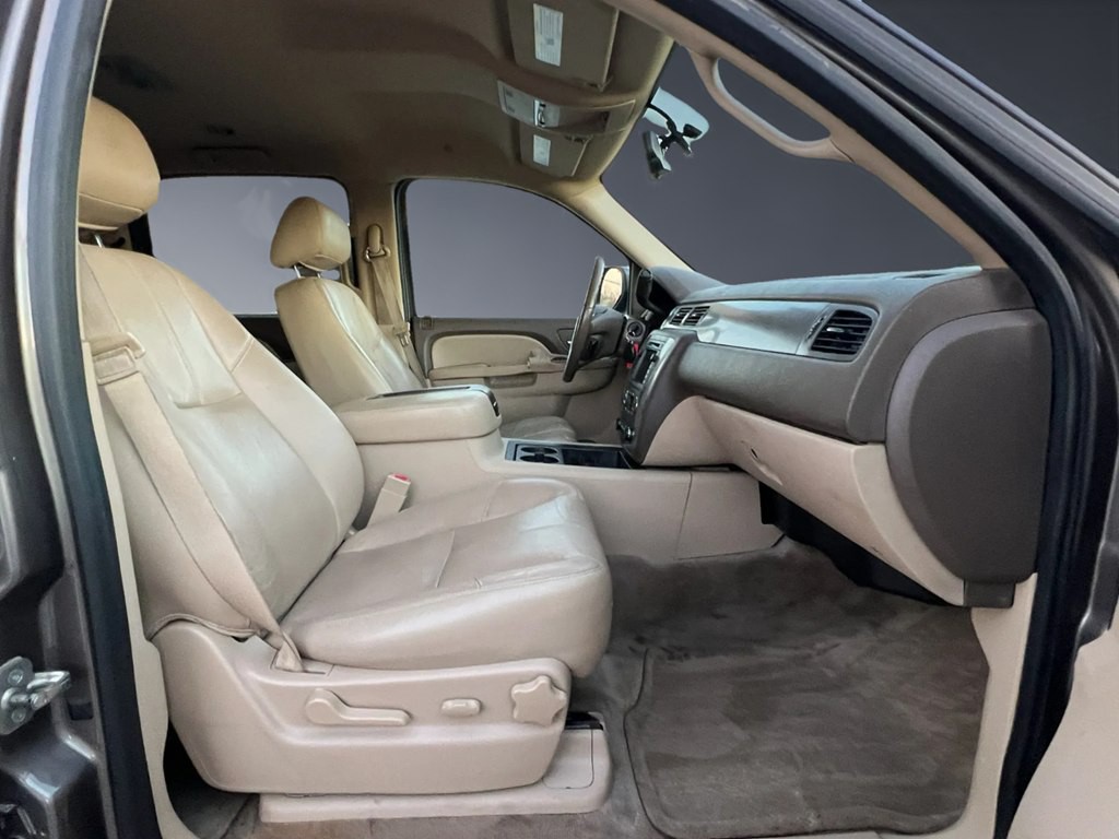 2013 Chevrolet Suburban Image 10