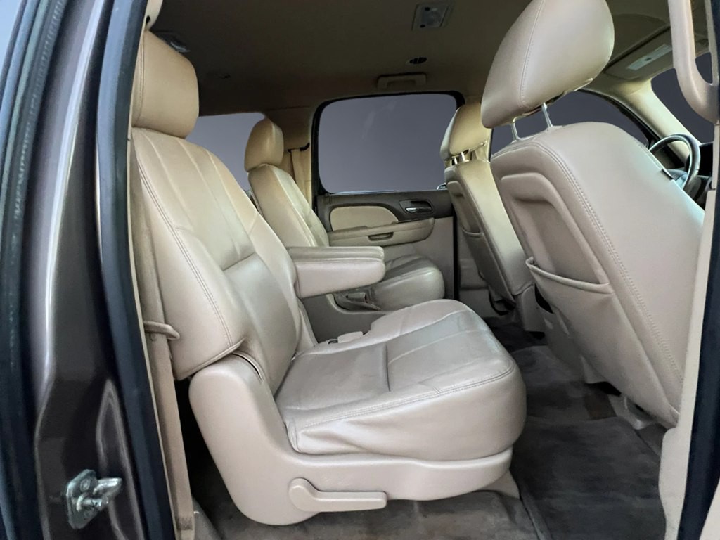 2013 Chevrolet Suburban Image 12