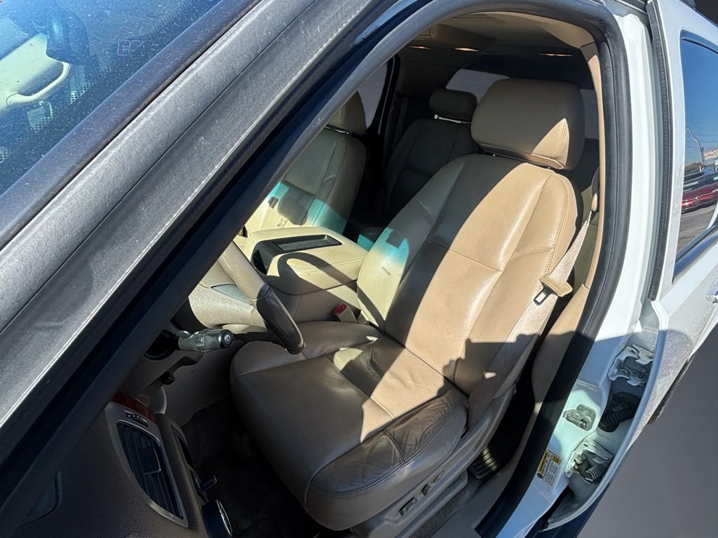 2009 Chevrolet Suburban Image 9
