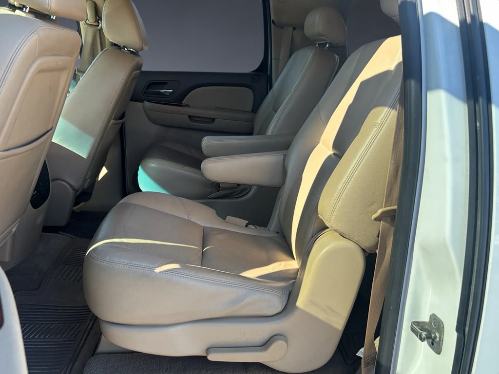2009 Chevrolet Suburban Image 13