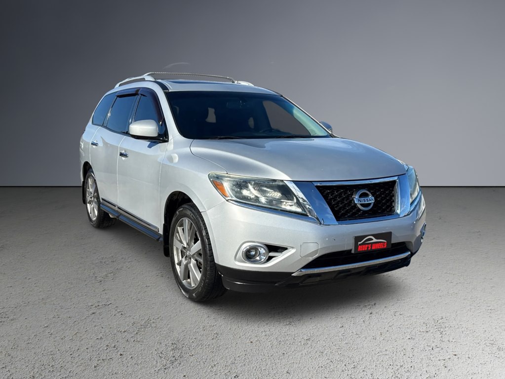 2013 Nissan Pathfinder Image 1