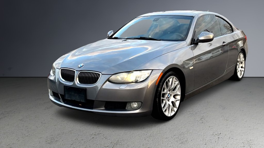 2010 BMW 3 Series Image 2