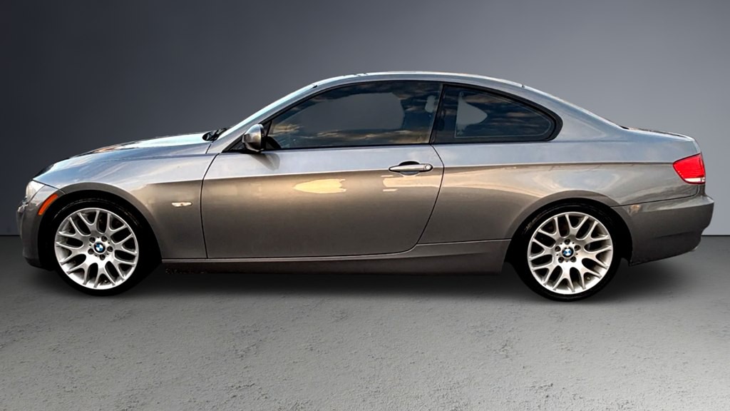 2010 BMW 3 Series Image 4