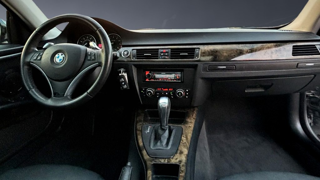 2010 BMW 3 Series Image 7