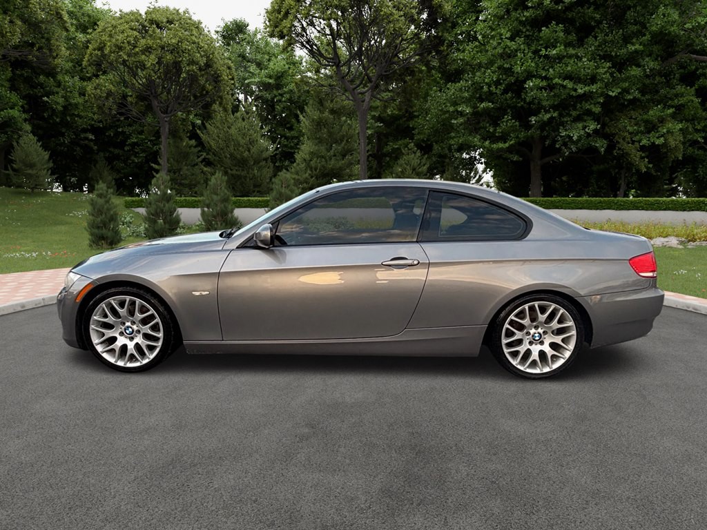 2010 BMW 3 Series Image 4