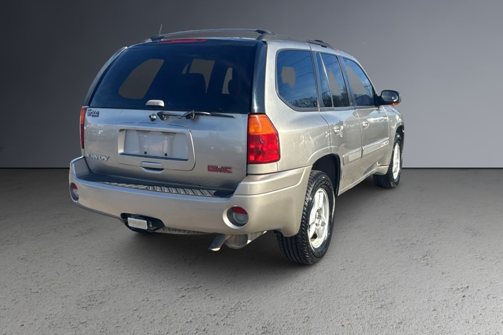 2002 GMC Envoy Image 5