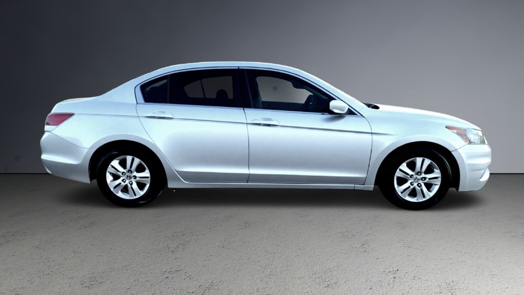 2011 Honda Accord Image 3