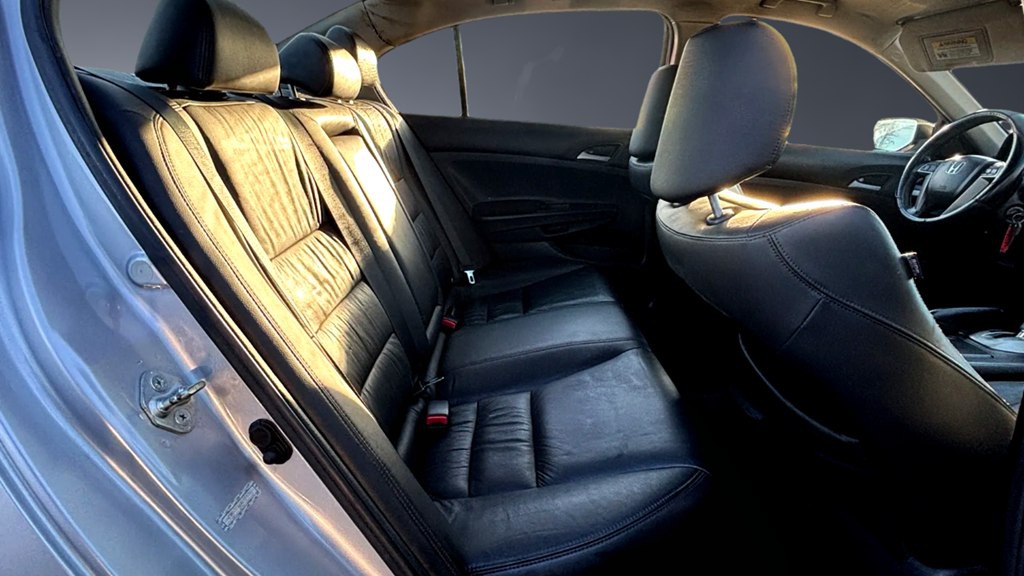 2011 Honda Accord Image 12