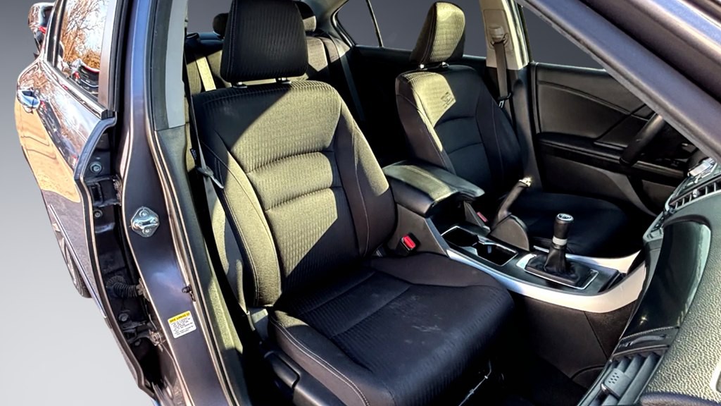 2015 Honda Accord Image 11