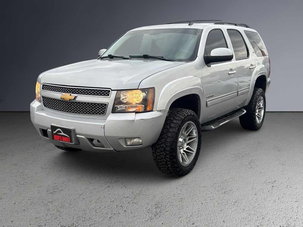 2013 Chevrolet Tahoe Image 2