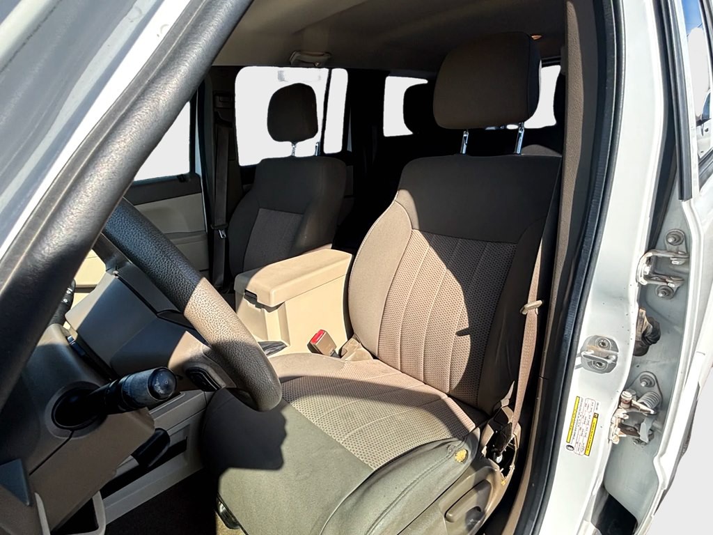 2012 Jeep Liberty Image 9