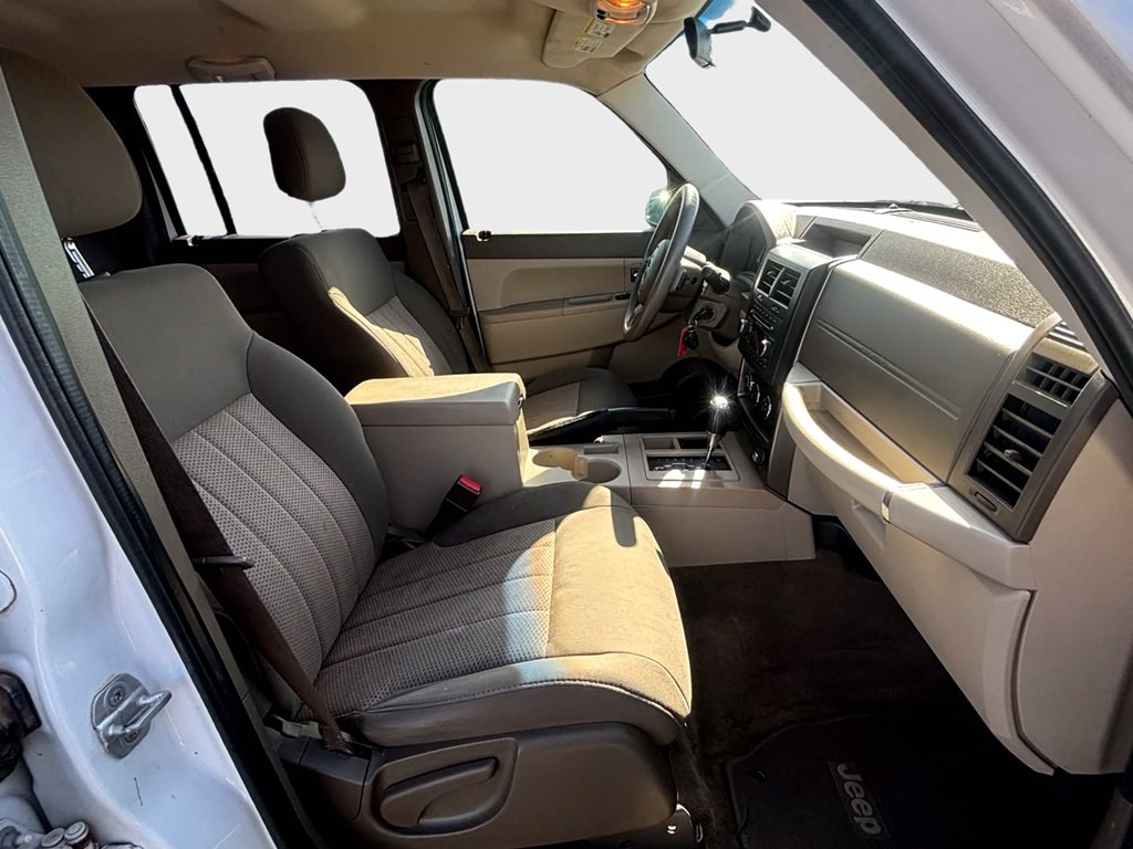 2012 Jeep Liberty Image 10