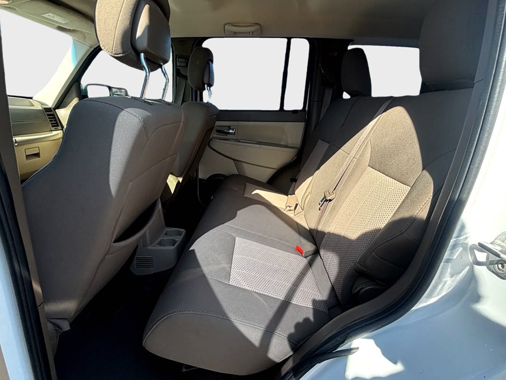 2012 Jeep Liberty Image 13