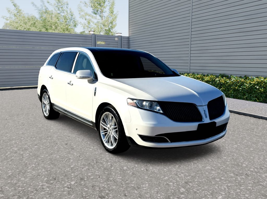 2014 Lincoln MKT Image 1