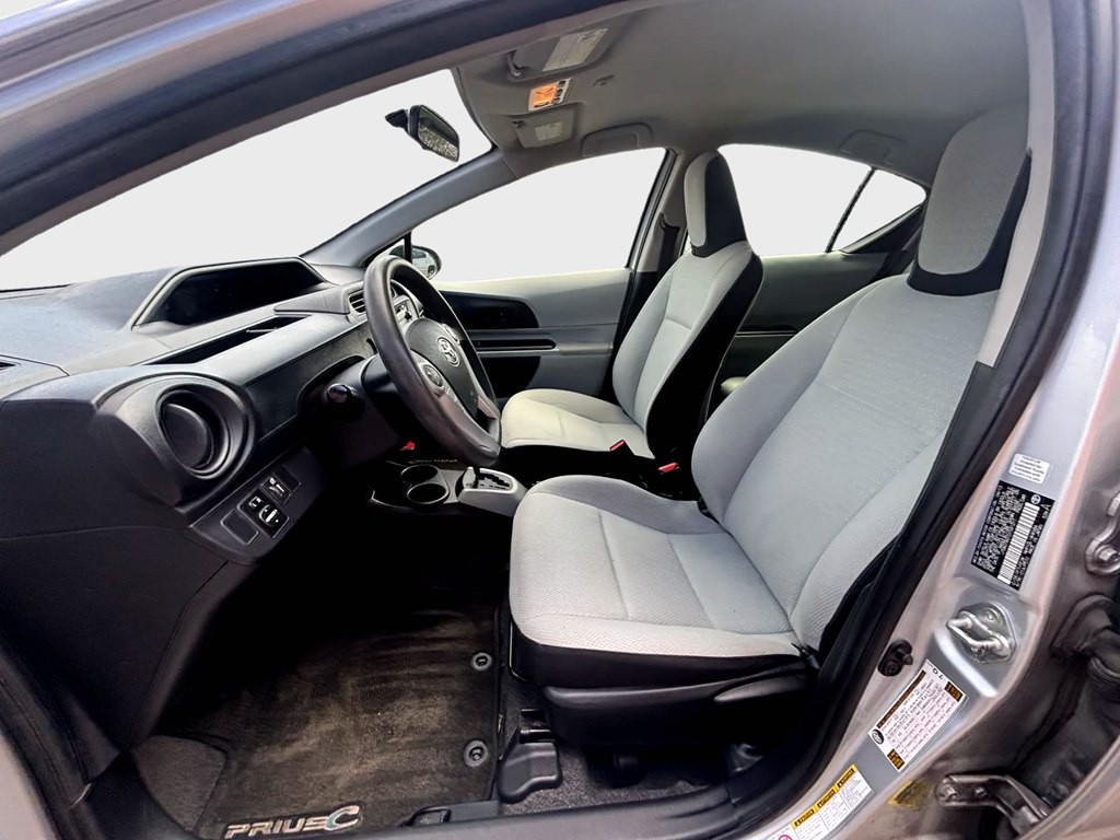 2013 Toyota Prius Image 8