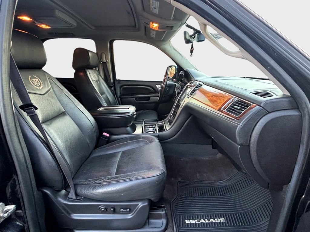 2014 Cadillac Escalade Image 10
