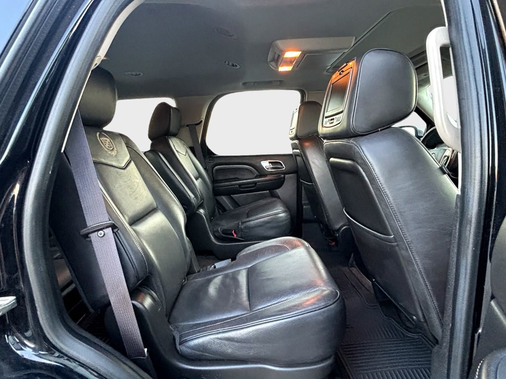 2014 Cadillac Escalade Image 12