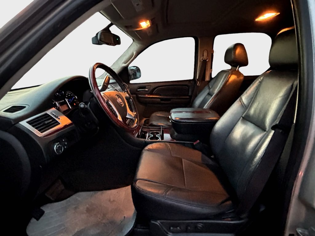 2007 Cadillac Escalade Image 8