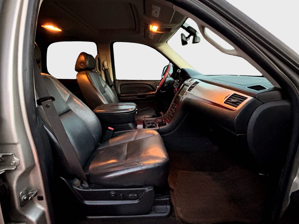 2007 Cadillac Escalade Image 10